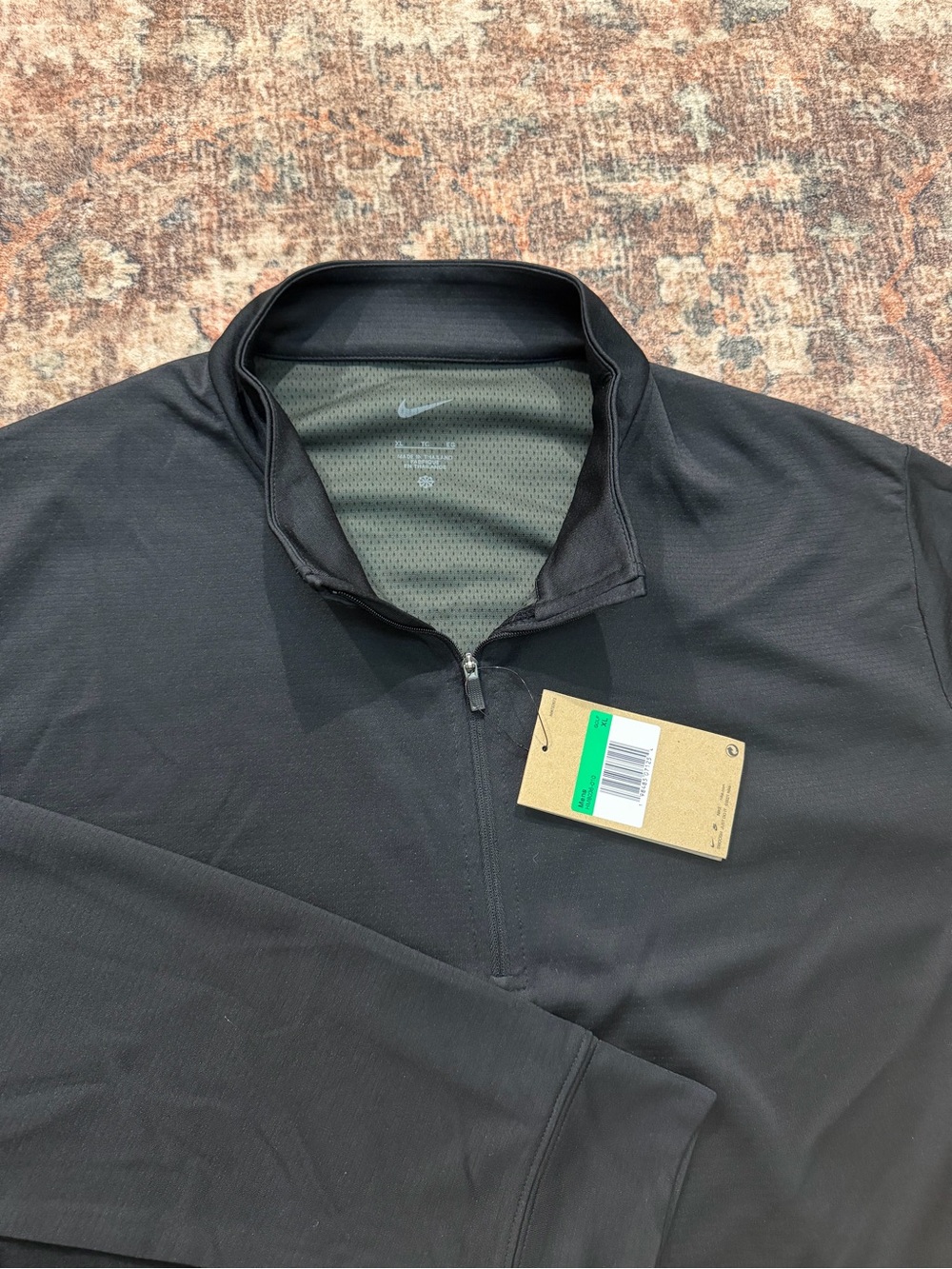 New with tags Nike Men’s Black Quarter-Zip Performance Jacket size xl